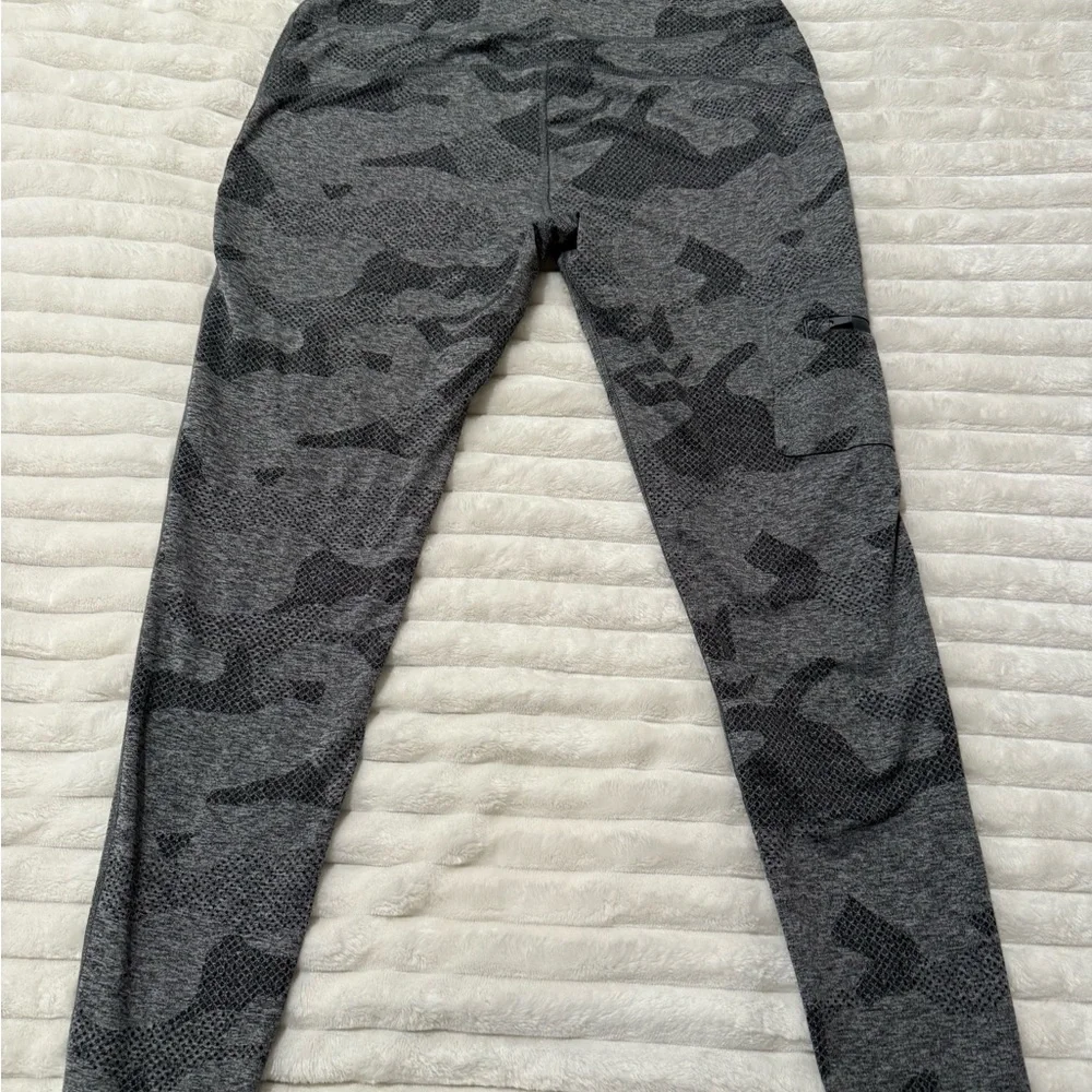 Mondetta Gray Camo Women’s Bottoms - Picture 9 of 11